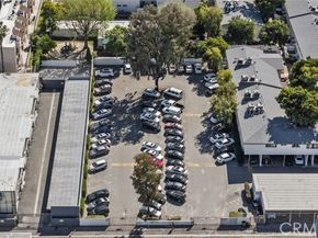 18555 Collins Street C18, Tarzana (los Angeles) CA 91356