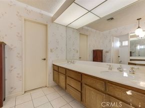 18200 Andrea Circle 6, Northridge (los Angeles) CA 91325