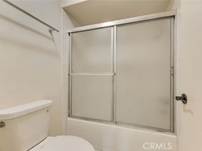 18200 Andrea Circle 6, Northridge (los Angeles) CA 91325