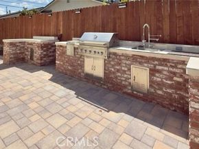 5921 Fallbrook Avenue, Woodland Hills (los Angeles) CA 91367