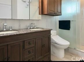 5921 Fallbrook Avenue, Woodland Hills (los Angeles) CA 91367