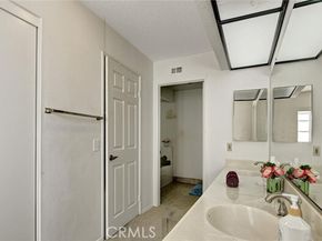 7159 Castle Peak, West Hills (los Angeles) CA 91307