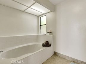 7159 Castle Peak, West Hills (los Angeles) CA 91307