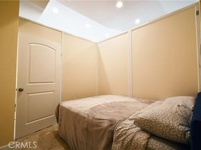 6508 Moorcroft Avenue, Woodland Hills (los Angeles) CA 91303
