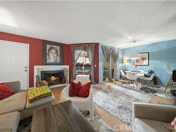 18316 Hatteras Street 26, Tarzana (los Angeles) CA 91356