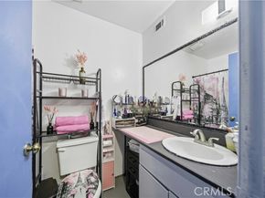 18316 Hatteras Street 26, Tarzana (los Angeles) CA 91356