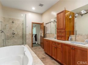 5653 Shirley Avenue, Tarzana (los Angeles) CA 91356