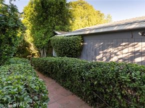 5653 Shirley Avenue, Tarzana (los Angeles) CA 91356