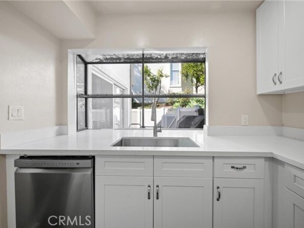 18515 Mayall Street J, Northridge (los Angeles) CA 91324