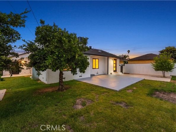 9753 Mercedes Avenue, Arleta (los Angeles) CA 91331