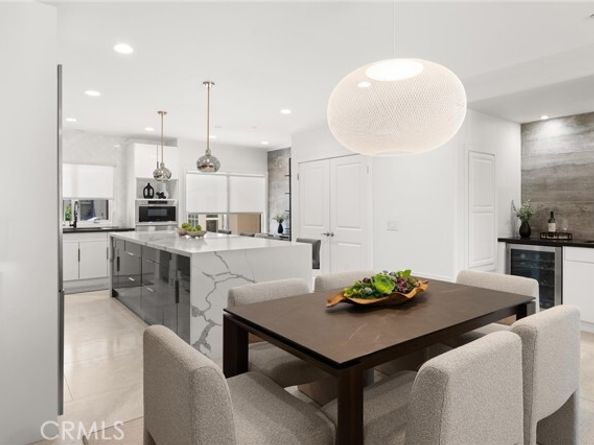 302 Carnation Avenue, Corona Del Mar (newport Beach) CA 92625