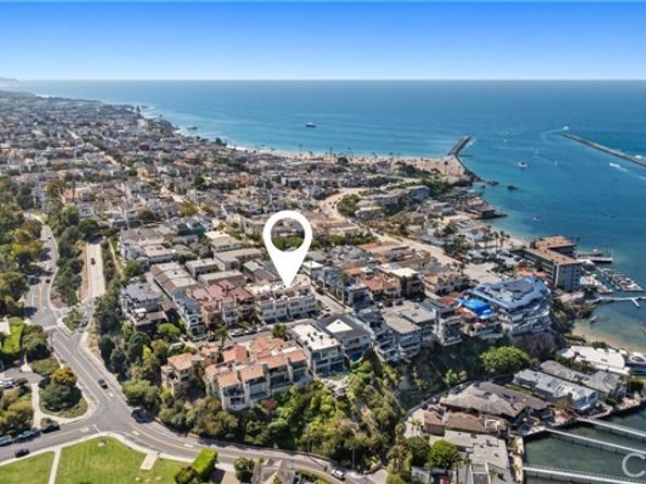 302 Carnation Avenue, Corona Del Mar (newport Beach) CA 92625