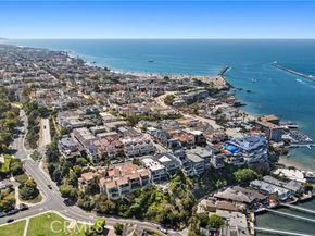 302 Carnation Avenue, Corona Del Mar (newport Beach) CA 92625