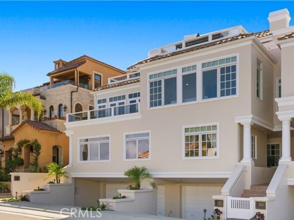 302 Carnation Avenue, Corona Del Mar (newport Beach) CA 92625