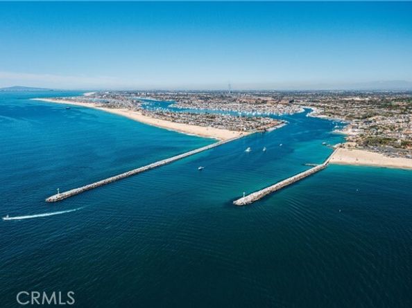 302 Carnation Avenue, Corona Del Mar (newport Beach) CA 92625