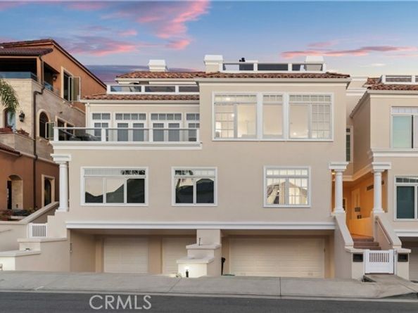 302 Carnation Avenue, Corona Del Mar (newport Beach) CA 92625