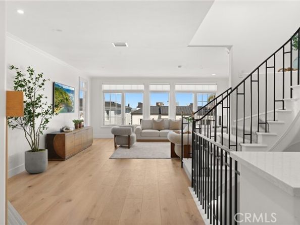 302 Carnation Avenue, Corona Del Mar (newport Beach) CA 92625