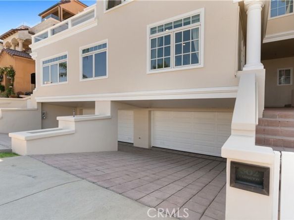 302 Carnation Avenue, Corona Del Mar (newport Beach) CA 92625