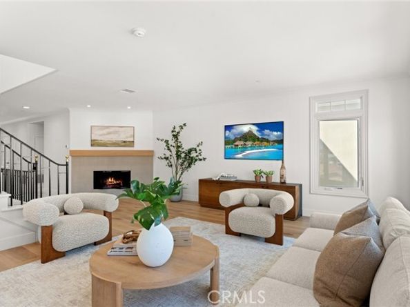 302 Carnation Avenue, Corona Del Mar (newport Beach) CA 92625