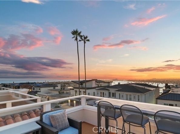 302 Carnation Avenue, Corona Del Mar (newport Beach) CA 92625