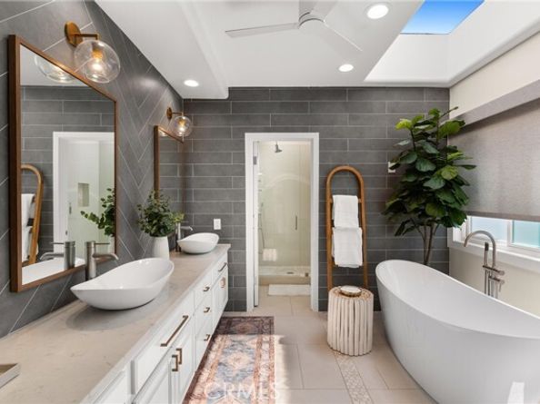 302 Carnation Avenue, Corona Del Mar (newport Beach) CA 92625