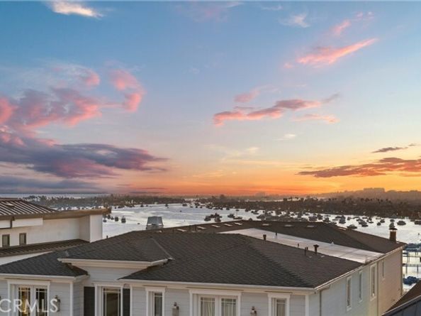 302 Carnation Avenue, Corona Del Mar (newport Beach) CA 92625