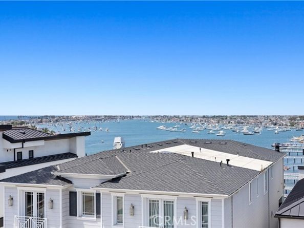 302 Carnation Avenue, Corona Del Mar (newport Beach) CA 92625