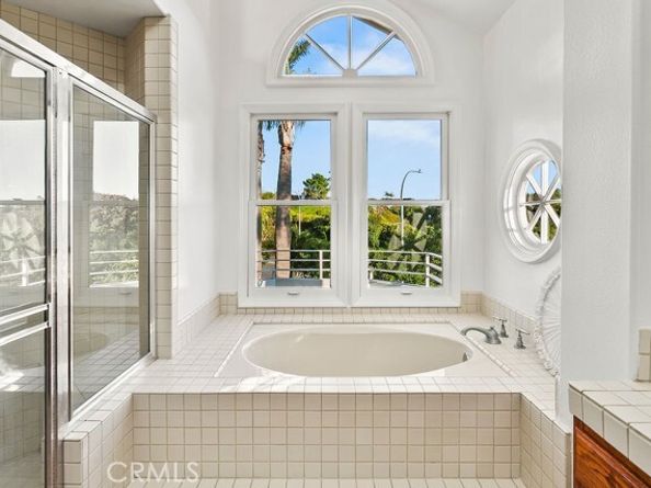19 Harbor Pointe, Corona Del Mar (newport Beach) CA 92625
