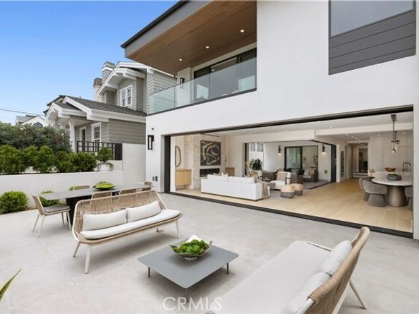 516 Larkspur Avenue, Corona Del Mar (newport Beach) CA 92625