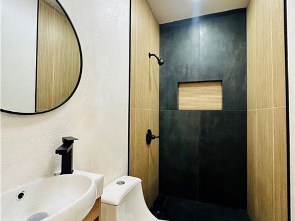 1242 E 87th Place, Los Angeles CA 90002