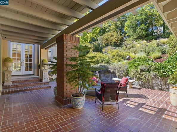 45 N Merrill Circle, Moraga CA 94556