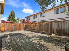 8373 Locust Pl, Dublin CA 94568