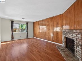 8373 Locust Pl, Dublin CA 94568