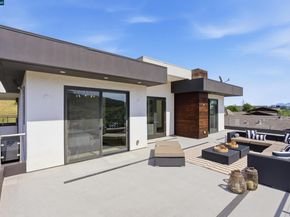 11 Bigleaf Road, Orinda CA 94563