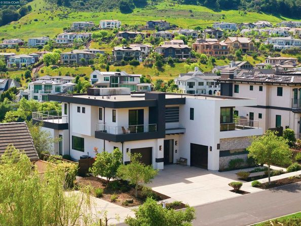 11 Bigleaf Road, Orinda CA 94563