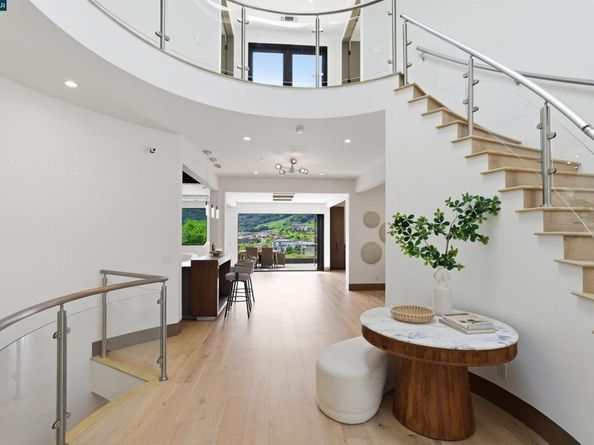 11 Bigleaf Road, Orinda CA 94563