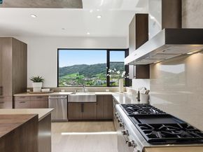 11 Bigleaf Road, Orinda CA 94563