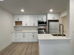 965 Shorepoint Ct #200, Alameda CA 94501