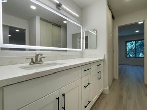 965 Shorepoint Ct #200, Alameda CA 94501