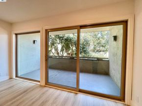 965 Shorepoint Ct #200, Alameda CA 94501
