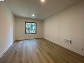 965 Shorepoint Ct #200, Alameda CA 94501
