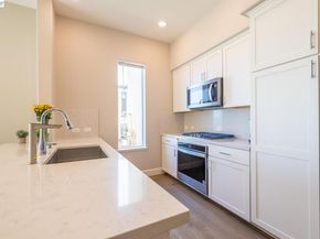 263 Llano De Los Robles Ave 1, San Jose CA 95136