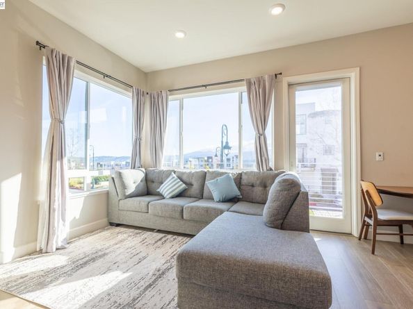 263 Llano De Los Robles Ave 1, San Jose CA 95136