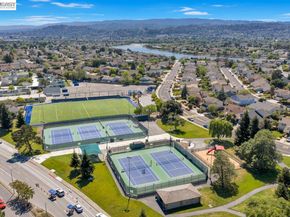 828 Columba Ln, Foster City CA 94404