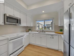 828 Columba Ln, Foster City CA 94404