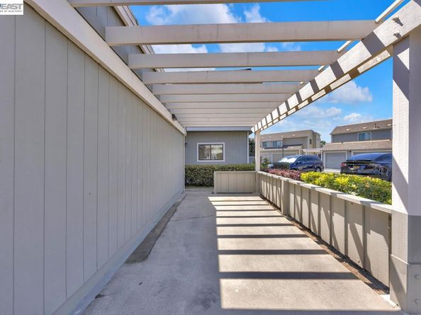 828 Columba Ln, Foster City CA 94404
