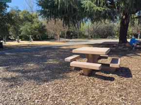 1743 Carmel Dr 23, Walnut Creek CA 94596