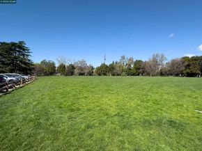 1743 Carmel Dr 23, Walnut Creek CA 94596