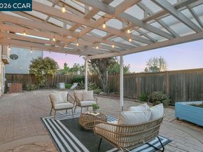326 Liveoak Court, Martinez CA 94553