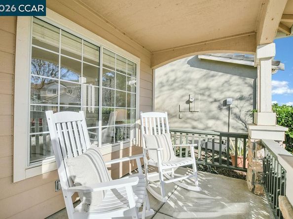 326 Liveoak Court, Martinez CA 94553